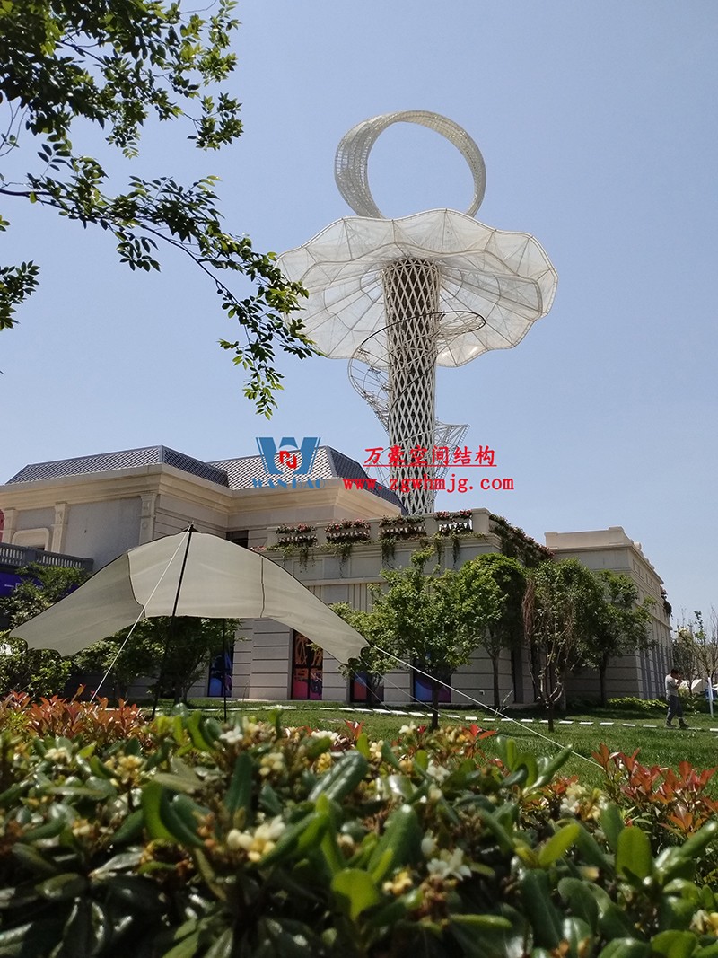 身姿輕盈，造型優(yōu)美的膜結(jié)構(gòu)建筑