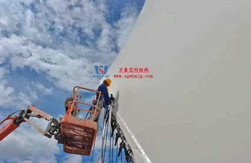 陜西定邊馬蓮灘沙漠公園鋼膜結構工程“奮力快跑”，工程“進度條”刷新了!