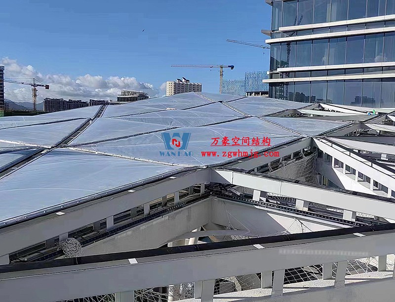 縱使烈日炎炎，腳步從未止歇！海南這個(gè)ETFE氣枕膜項(xiàng)目施工進(jìn)度有最新消息