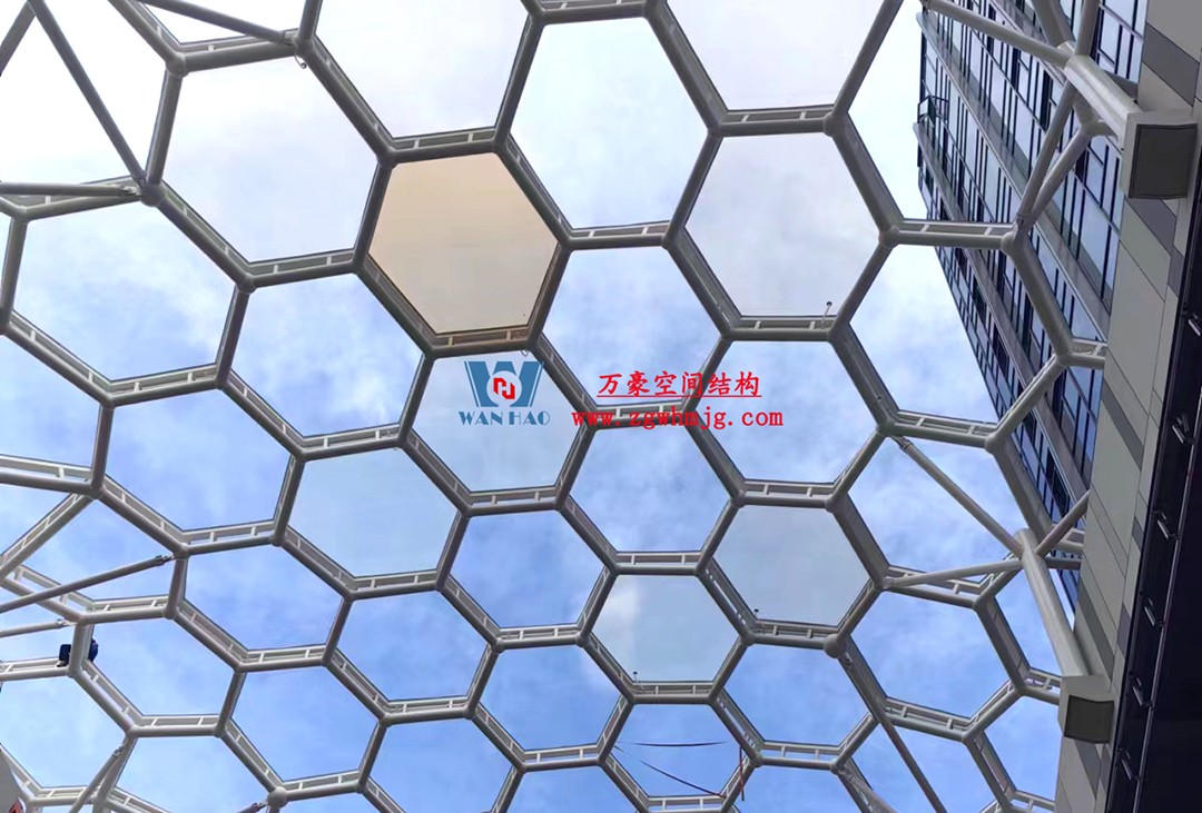 已完工，這個(gè)ETFE氣枕商業(yè)天幕閃亮登場(chǎng)！